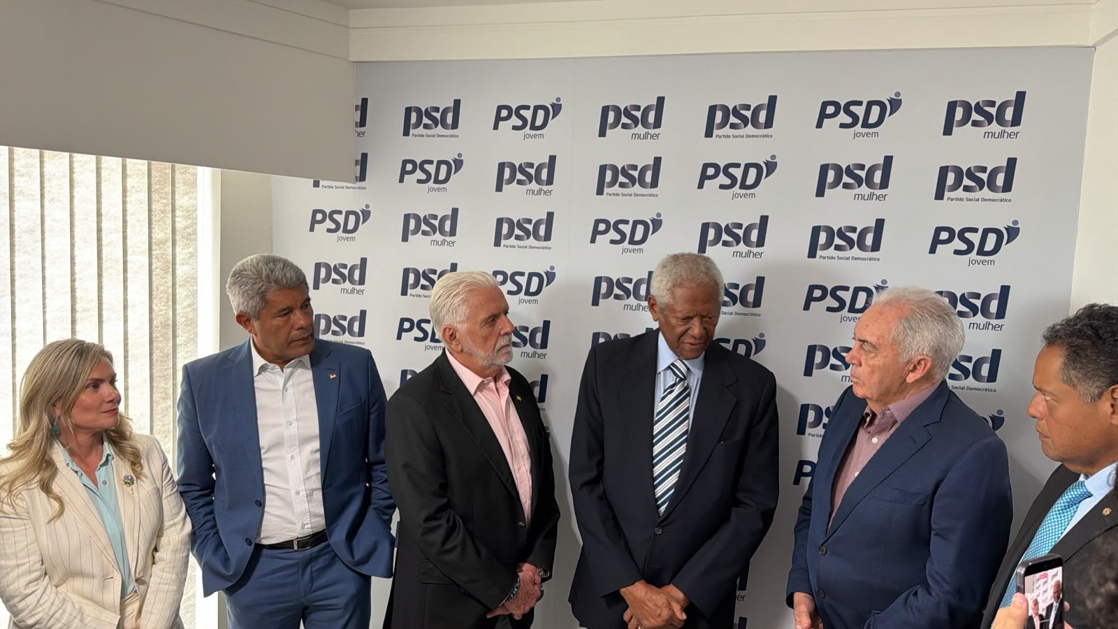 Indicação da segunda suplência de Jaques Wagner tem acordo "90% fechado" para PCdoB; entenda cenário