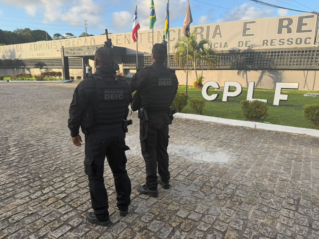 Ordem judicial mantém prisão de fundador de facção na Bahia após suspeita de mandar torturar adolescente
