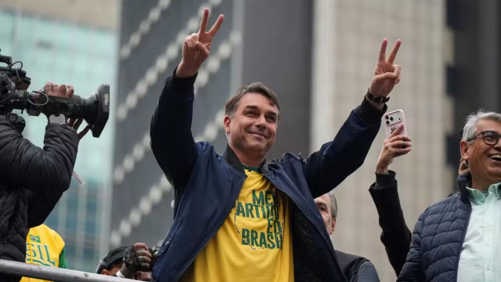 Flávio Bolsonaro planeja ato eleitoral em Salvador no dia 17 de setembro