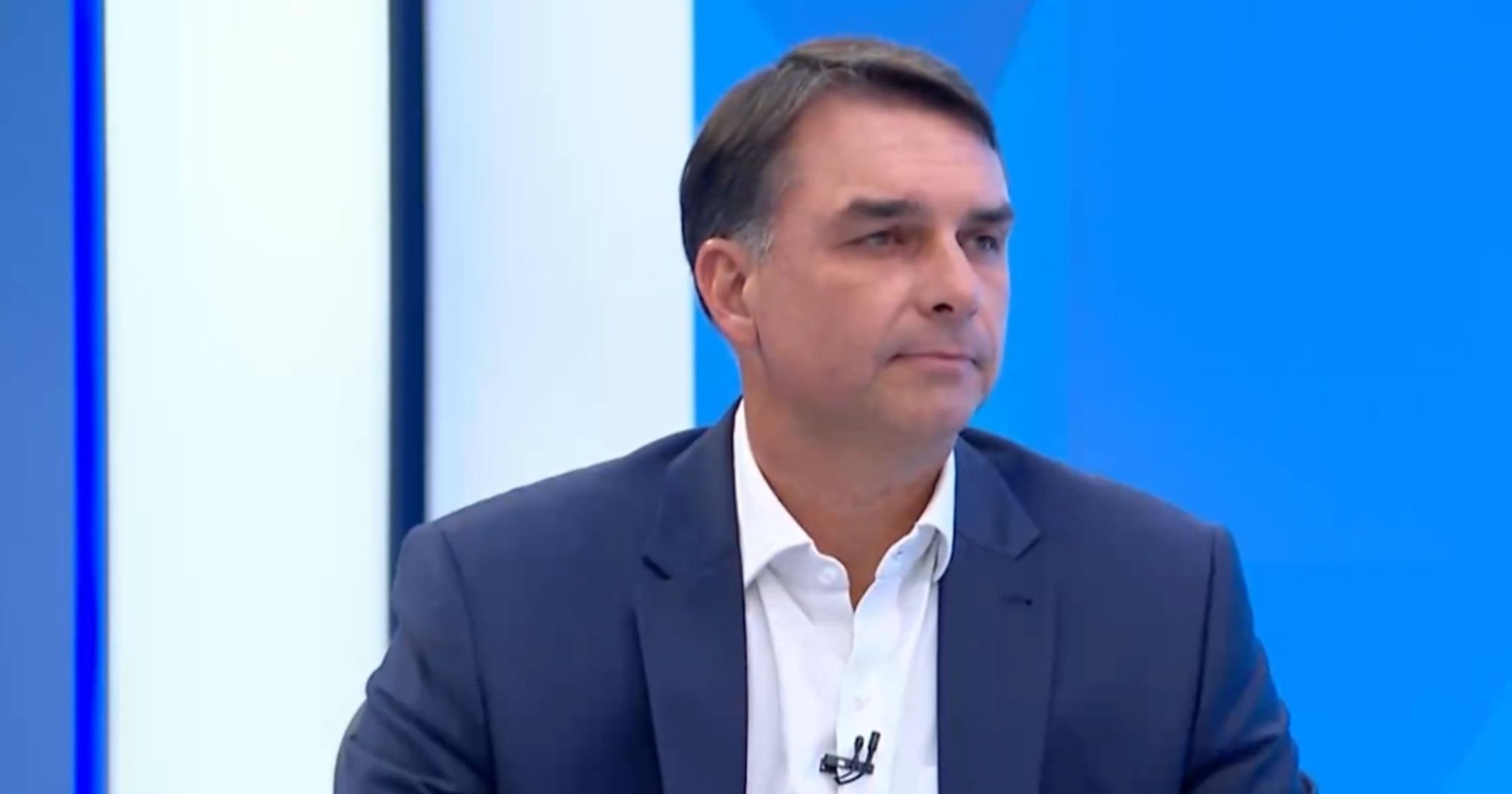 Flávio Bolsonaro diz que 'maior ajuste fiscal' é tirar Lula da Presidência