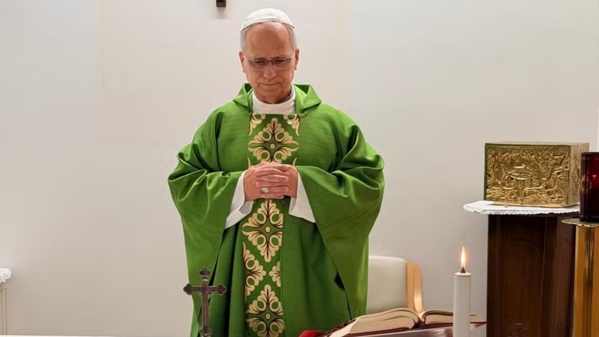 Papa Leão XIV recebe alta hospitalar após cirurgia bem-sucedida no pulmão