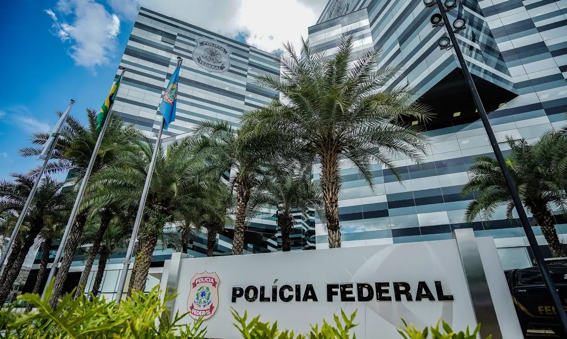 PF pede ao STF prorrogação de inquérito sobre financiamento de filme de Bolsonaro