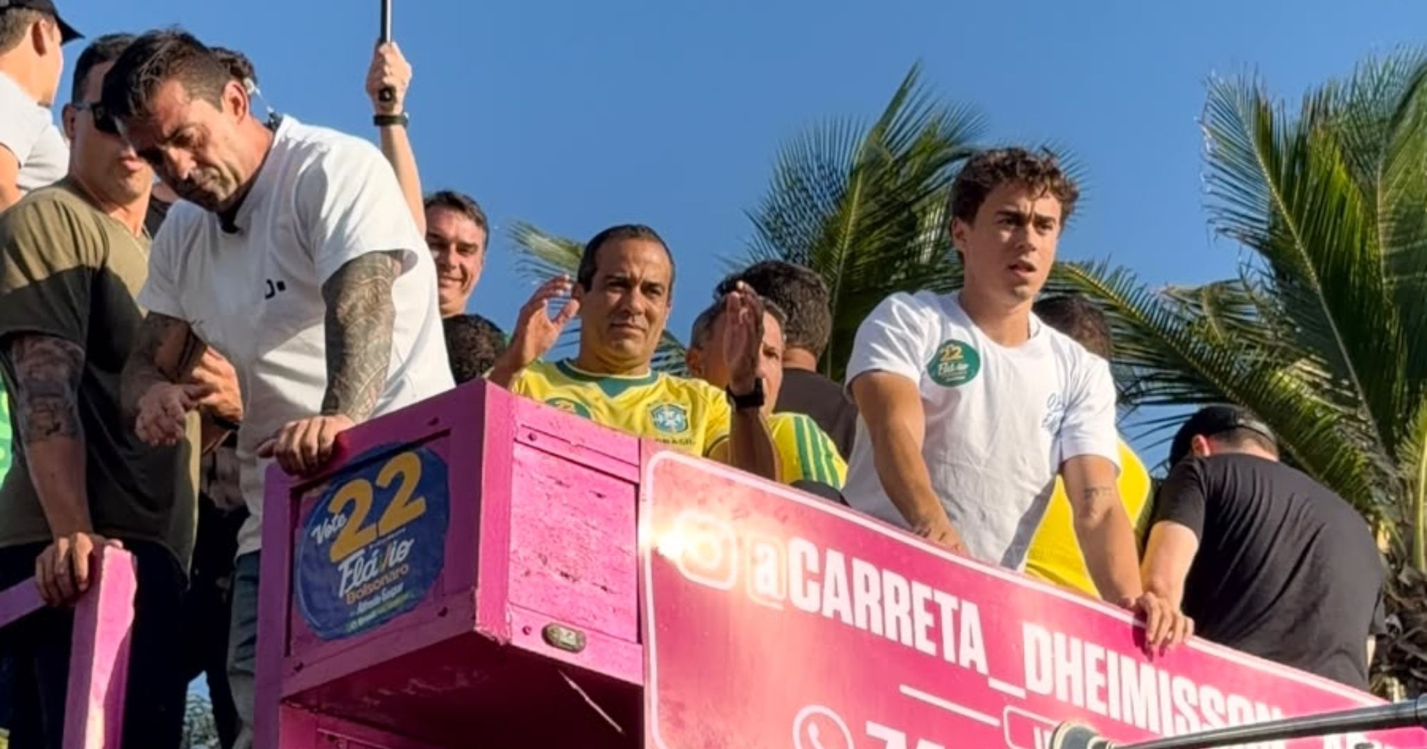 “Todo mundo aqui veio sem pão com mortadela”, alega Nikolas em ato pró-Bolsonaro na Barra