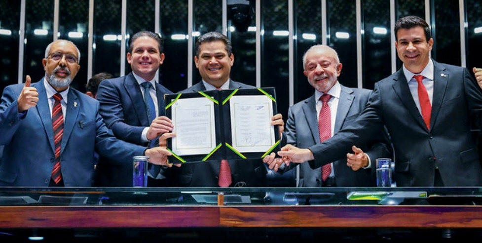 Dois terços dos brasileiros apoiam a mudança da jornada de trabalho 6x1, segundo pesquisa BTG/Nexus