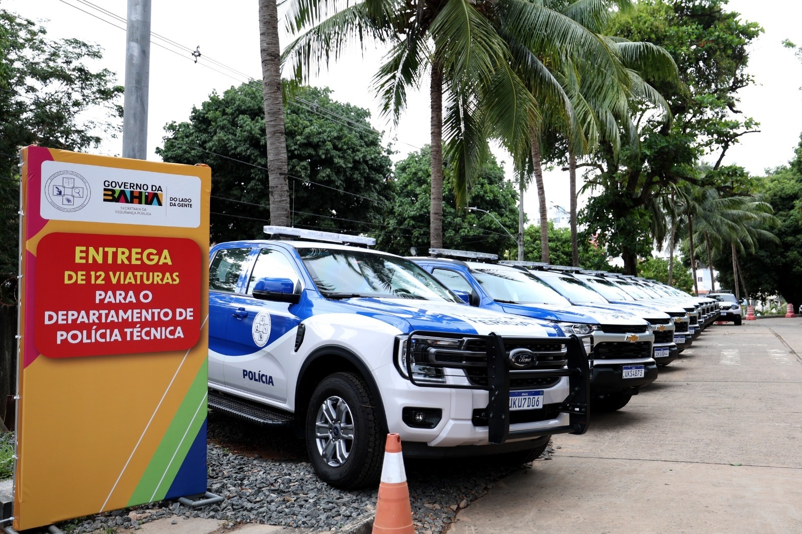 Governo do Estado entrega viaturas e equipamentos de perícia para a Polícia Técnica da Bahia