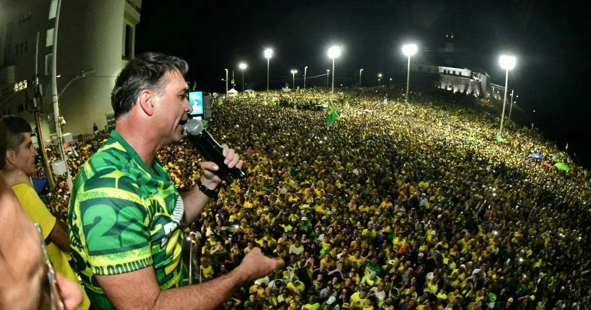 Secretários de Salvador foram "obrigados" a aderir a ato de Flávio Bolsonaro, mas nem todos participaram; veja lista