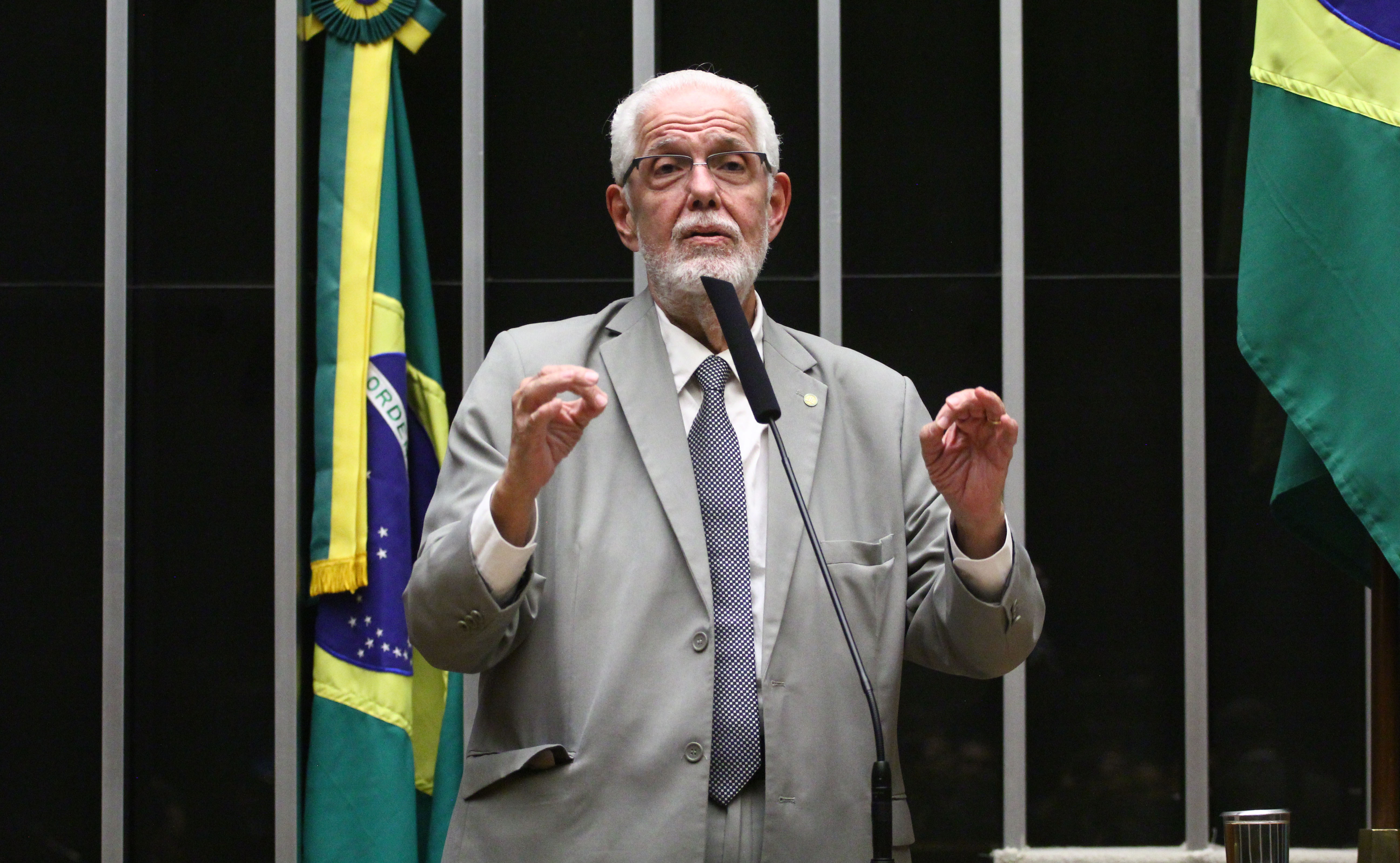 Solla apresenta projeto que exige transparência patrimonial de candidatos à Presidência