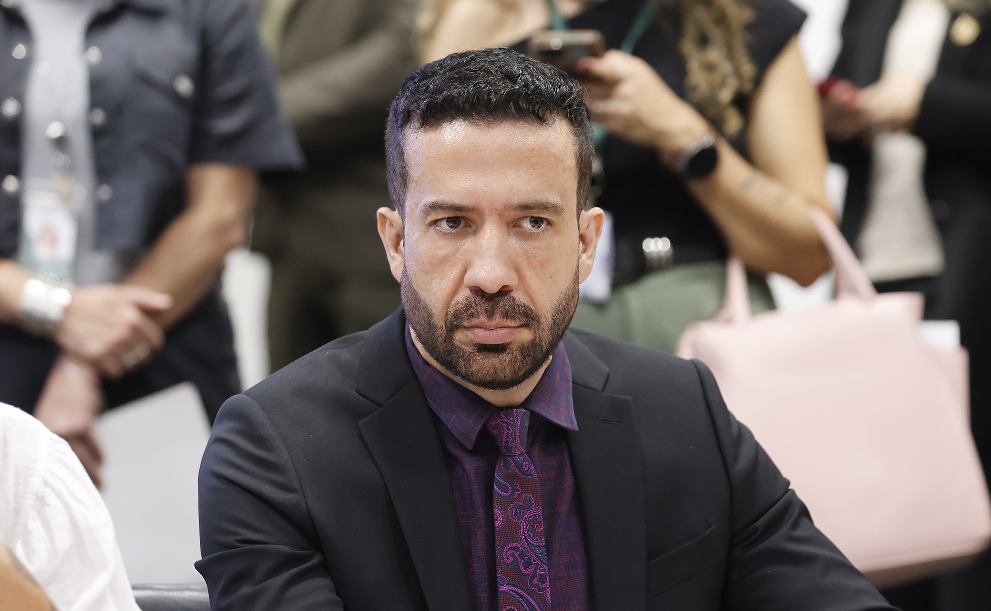 Deputado André Janones foi internado com 130 batimentos por minuto e deve receber alta de hospital em São Paulo