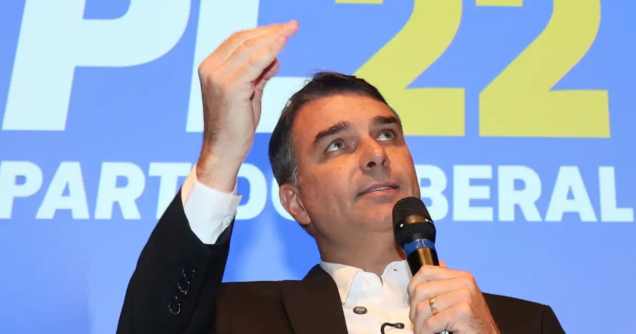 Escritório de Flávio Bolsonaro faturou R$ 13,7 mi durante mandato de senador