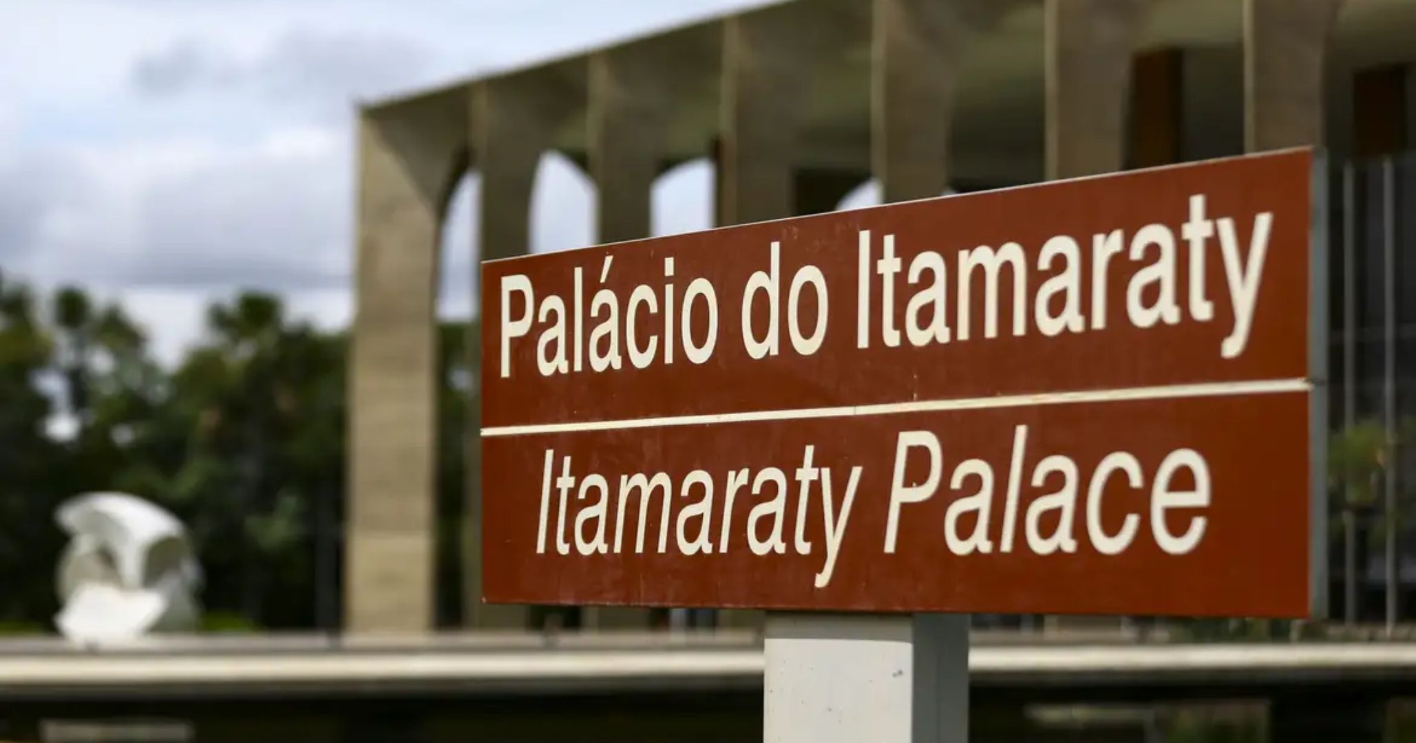 Itamaraty repudia falas de Milei e acusa presidente argentino de interferir nas eleições
