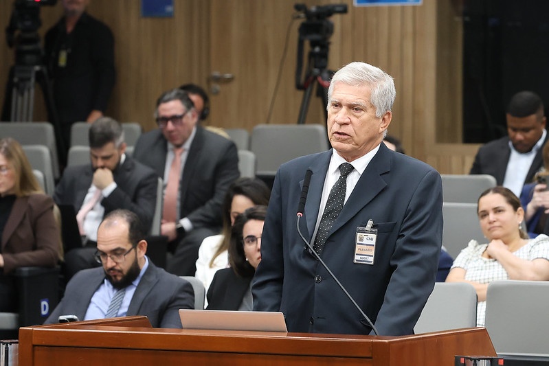 CNJ afasta desembargador por 120 dias após bate-boca com ministro Edson Fachin