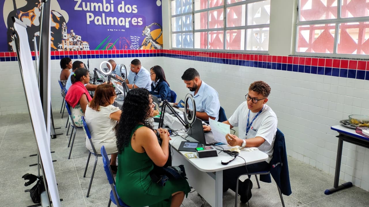 SAC Itinerante realiza atendimento da nova carteira de identidade em novo local de Salvador