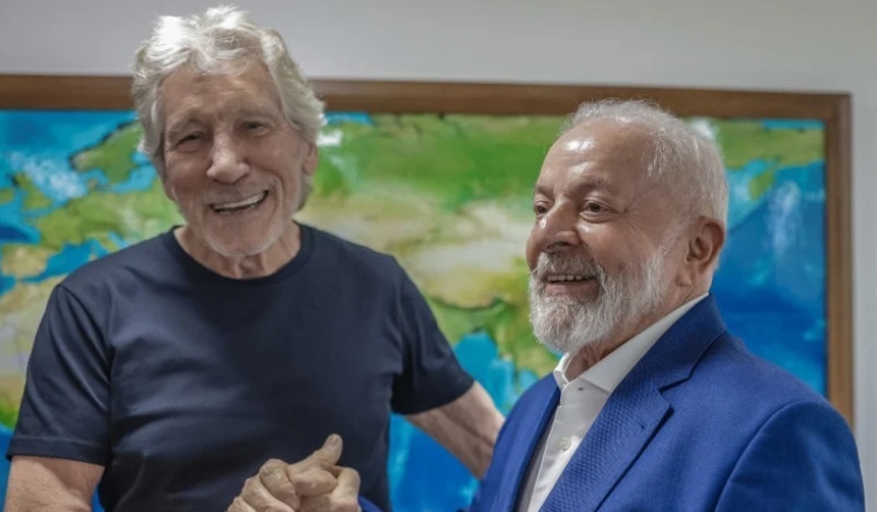 Roger Waters chama Jair e Flávio Bolsonaro de "babacas" e pede que brasileiros votem em Lula "por Marielle"