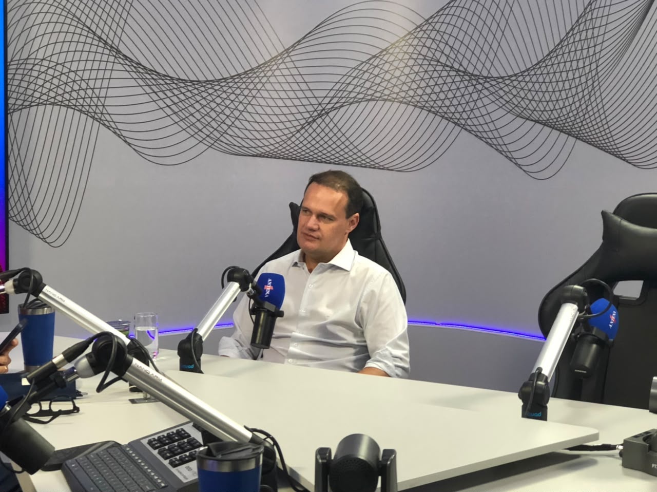 Julio Pinheiro avalia modalidade de políticos influencers e diz que rede social é “o canal, não pode ser o conteúdo”