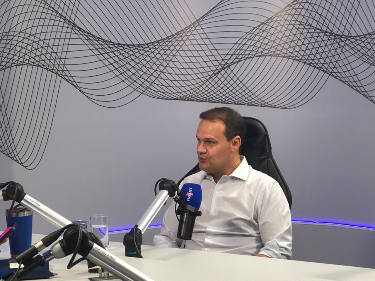 Júlio Pinheiro prega cautela sobre sucessão na AL-BA e indica "debate antecipado" em disputa pela presidência