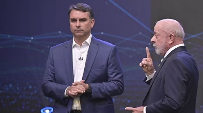 Pesquisa da Palver, a única que cravou Flávio com 47% no 1º turno, mostra o senador com 50% contra 48% de Lula