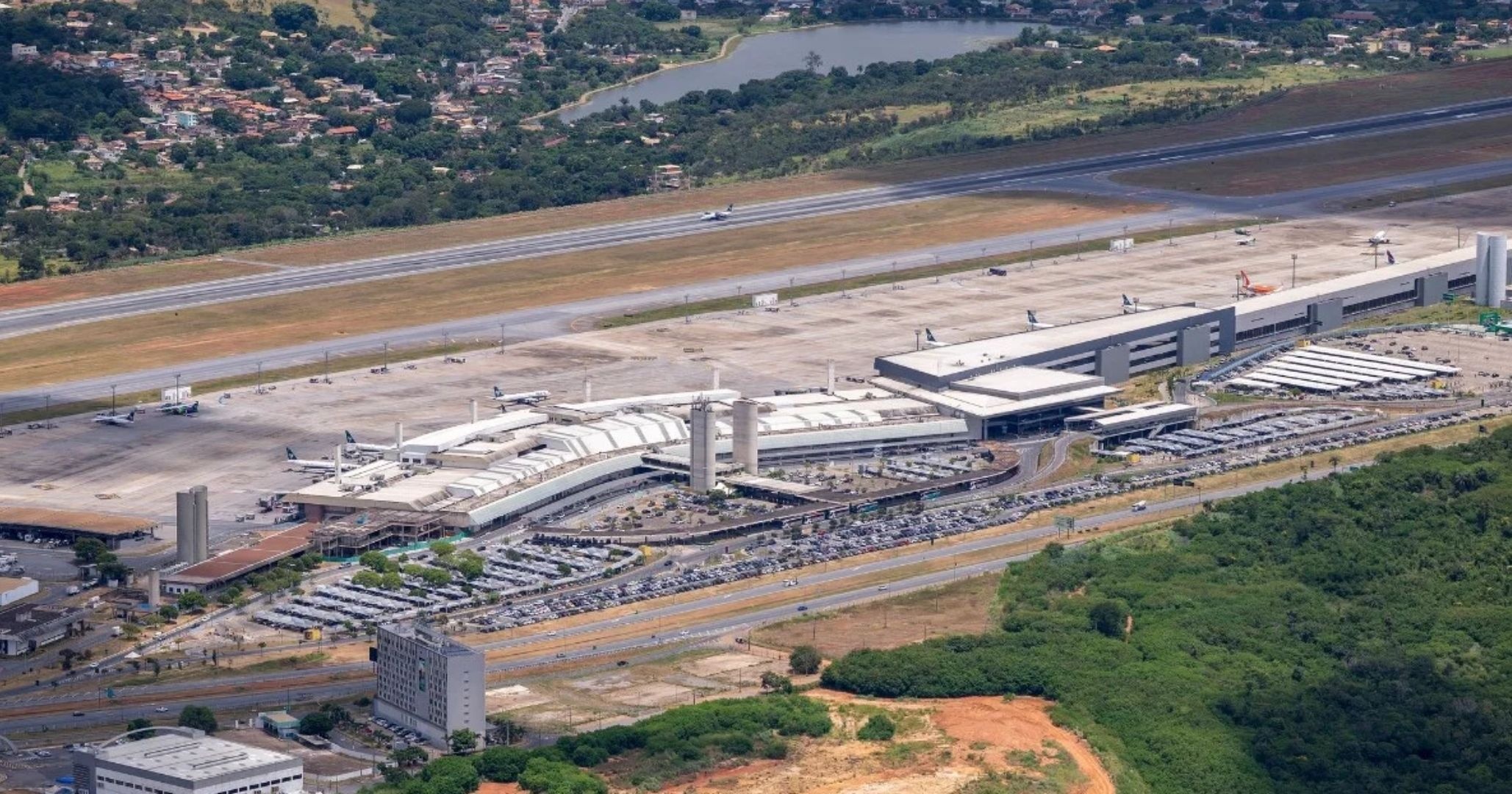 Denúncia de bomba cancela voo da Latam no Aeroporto de Confins e mobiliza Polícia Federal