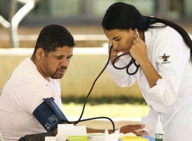 Homens passam a cuidar mais da saúde após participar de pré-natal, aponta ministério