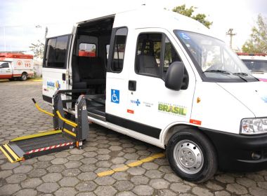 Saúde entrega oito veículos adaptados para atender pessoas com deficiência na Bahia