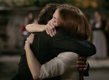 Abraçar causa mudanças químicas que fazem bem à saúde, aponta ciência