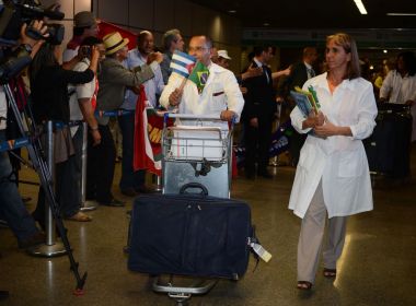 Governo estuda regularização de médicos cubanos que desejam permanecer no Brasil