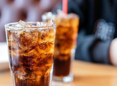 Ministério da Saúde quer aumentar preços dos refrigerantes para 'frear' obesidade