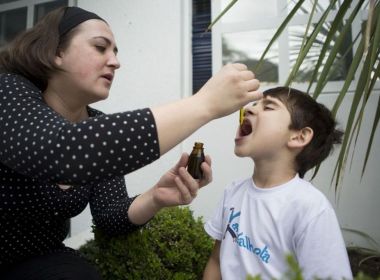 Fabíola envia a Rui indicação para distribuição de remédio à base de Canabidiol na Bahia	
