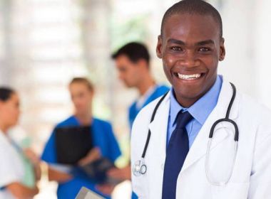 Prefeitura realiza averiguação de autodeclaração para negros em concurso de médico