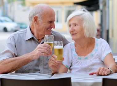 Estudo indica que pelo menos um em cada dez idosos bebe sem moderação