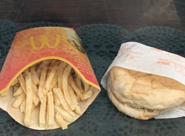 'Não apodrece': Homem faz live com sanduíche de fast food comprado há 10 anos