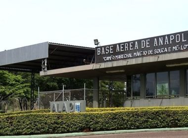 Exame aponta ausência de coronavírus no grupo alojado em Anápolis, diz governador