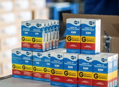 Ministério da Saúde tem plano de gastar R$ 250 mi para pôr 'kit-covid' em farmácias populares