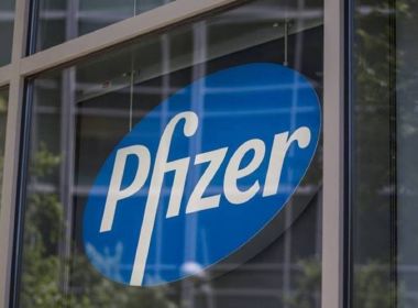 Noruega ajusta alvos de vacina da Pfizer após 13 mortes, mas diz não estar 'alarmada'