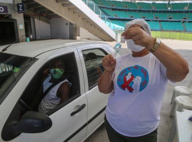 Prefeitura de Salvador inicia nesta terça última fase de vacinação para idosos