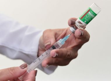 Ritmo da vacinação desacelera e Brasil cai para oitava posição em ranking mundial