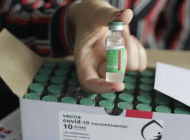 Bahia recebe mais 491 mil doses de vacina da AstraZeneca para segunda aplicação