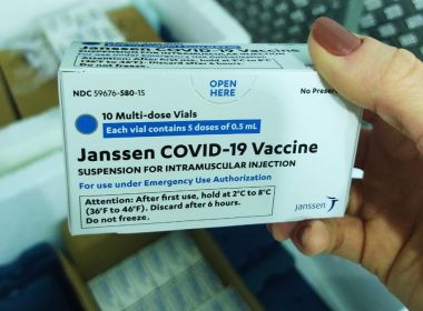 Doses da Janssen doadas pelos EUA serão distribuídas nesta sexta, garante MS