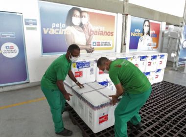 Bahia recebe mais de 494 mil doses de vacina contra Covid-19 neste sábado