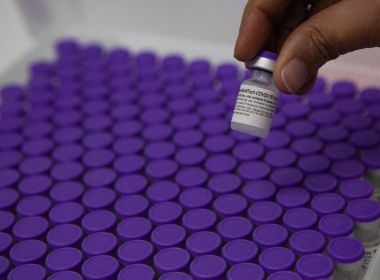 Pzifer entrega 2,1 milhões de doses da vacina ao Brasil neste domingo (8)