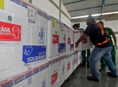 Bahia recebe mais de 400 mil doses de vacinas contra a Covid-19 neste sábado