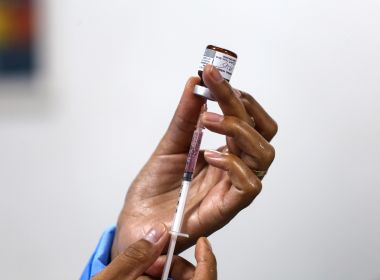 Em sete meses de vacinação, BA instaurou 445 investigações de efeitos adversos pós-vacina