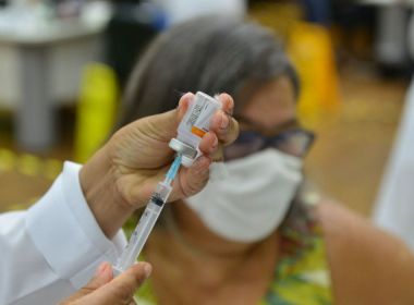 Idade impacta na efetividade de vacinas contras a Covid-19, diz estudo