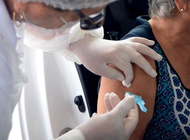 Vacinação contra Covid em Salvador é suspensa neste sábado para mutirão do Bolsa Família