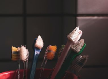 Troca de escova de dentes após infecção por Covid-19 é recomendada por especialistas