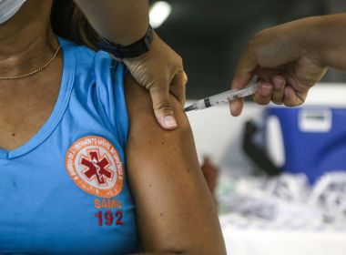 Salvador suspende estratégias de vacinação contra Covid, sarampo e gripe até segunda