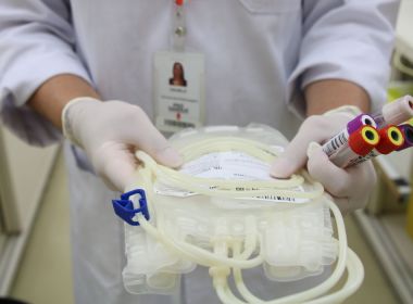 Homem é curado do HIV após transplante de medula óssea 