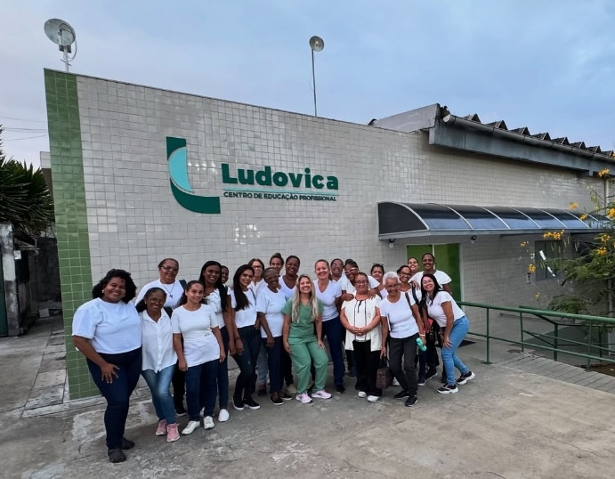 Prefeitura abre inscrições para curso técnico de enfermagem gratuito em Salvador 