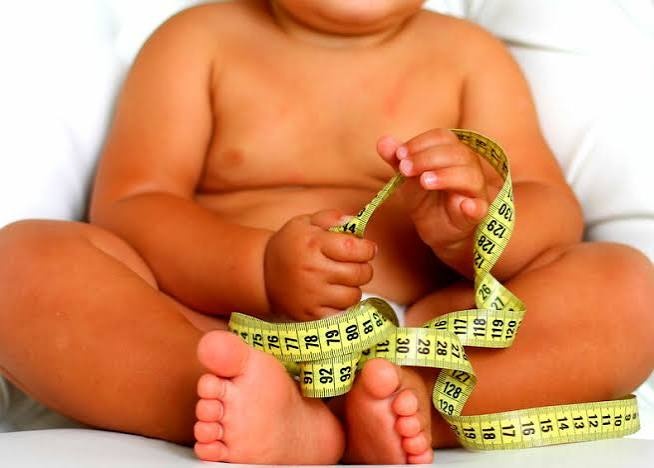 OMS lança guia para enfrentar obesidade em crianças e adolescentes