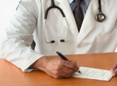 Parecer diz que CRMs não podem exigir revalidação de diploma no Mais Médicos